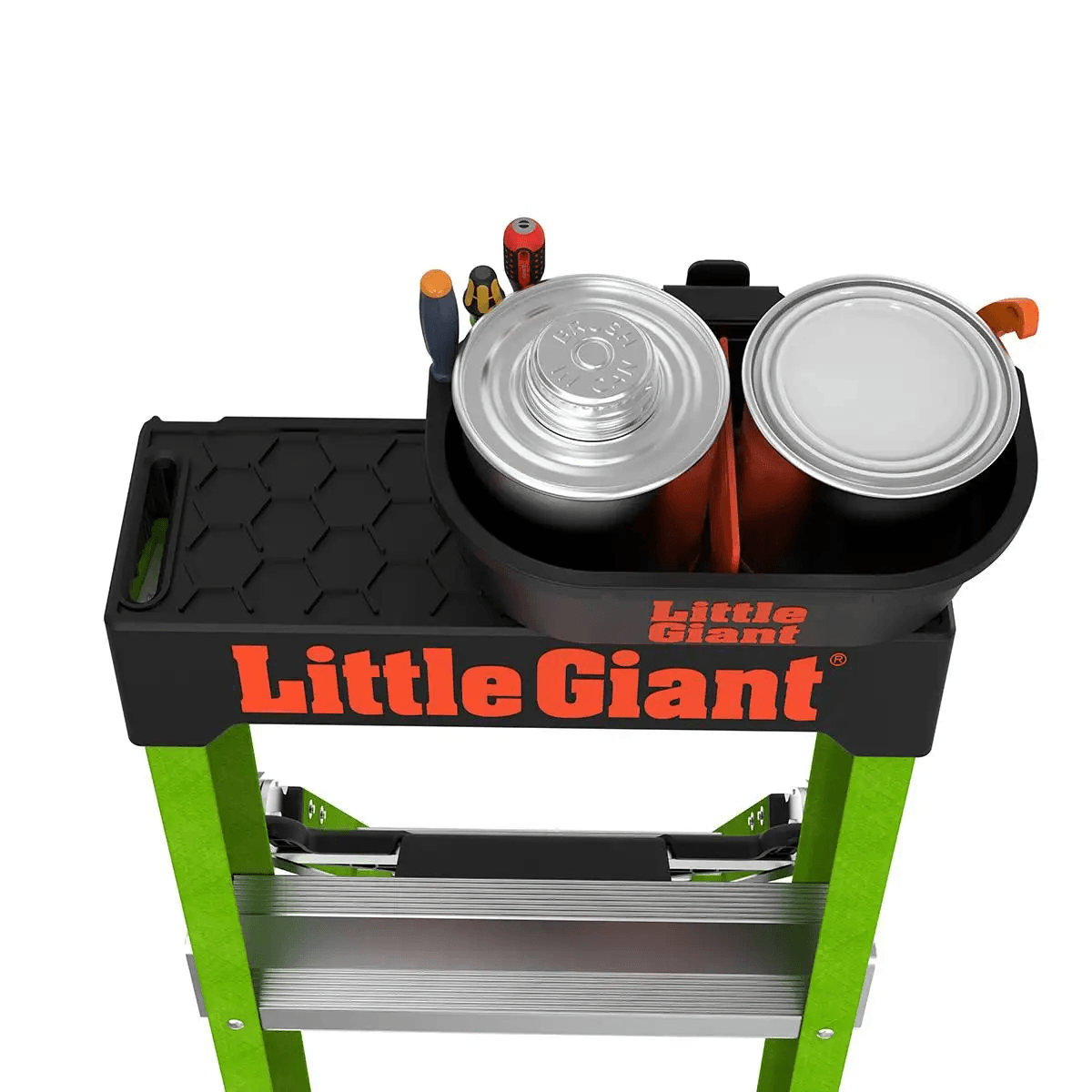 Little Giant Loot Box im Einsatz mit Farbeimern und Werkzeug auf der Leiter