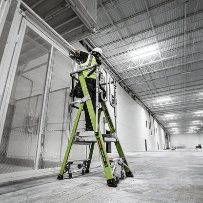 Little Giant Safety Cage 4' Fiberglass Ladder – Nahaufnahme – erhältlich bei diegrueneleiter.ch ab 1073.85 CHF – Stufen: 4 Stufen